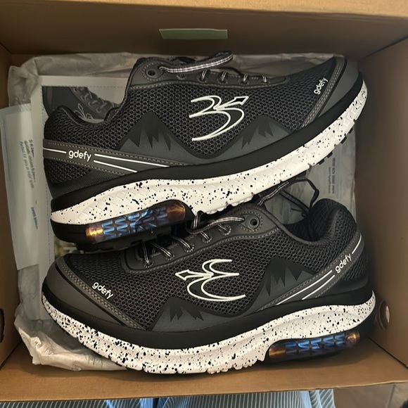 New Gdefty sneakers - Picture 1 of 2